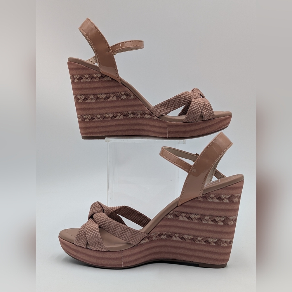 NEW Moleca Wedge Platform Sandals Women Size US 8 /EU 39 Nude/Pink Gold Buckles - Picture 11 of 17